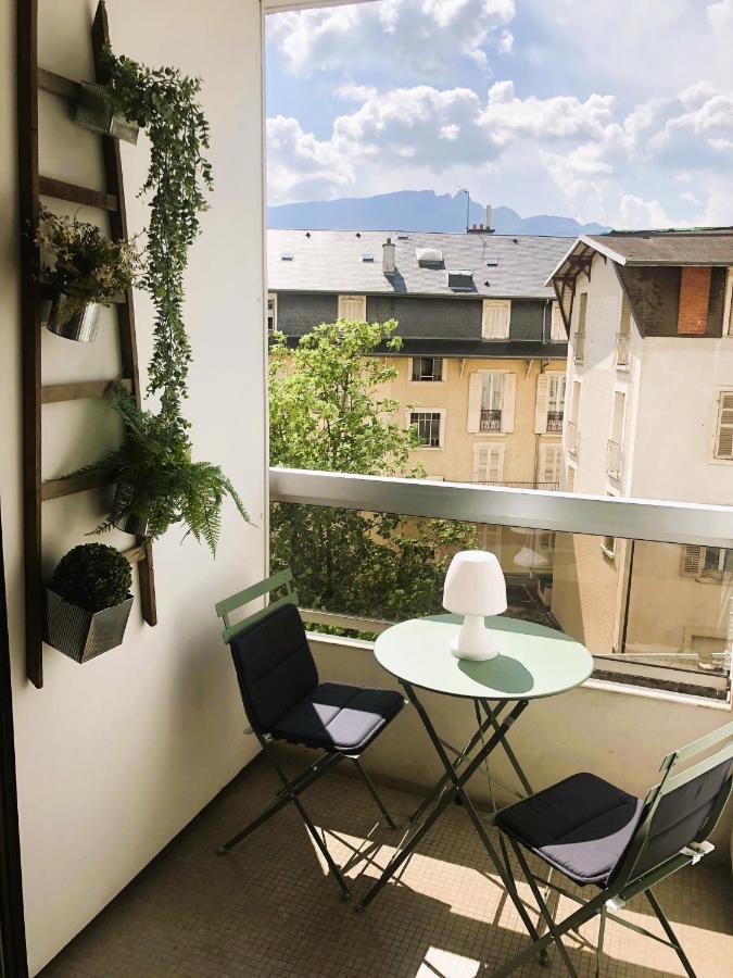 Apartamento Paisible studio avec agréable loggia et vue dégagée Aix-les-Bains Exterior foto